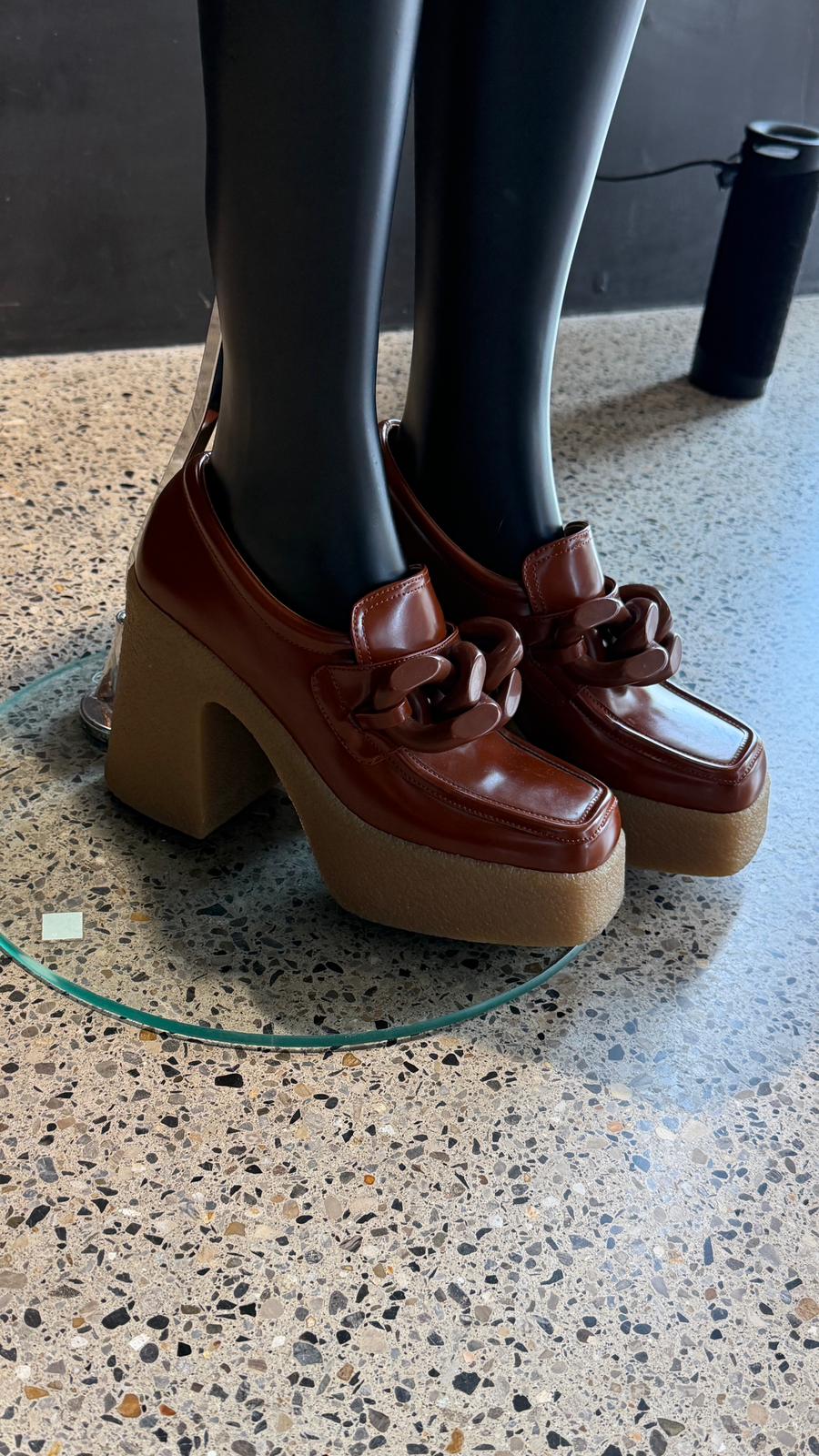 08 - Pre-Loved